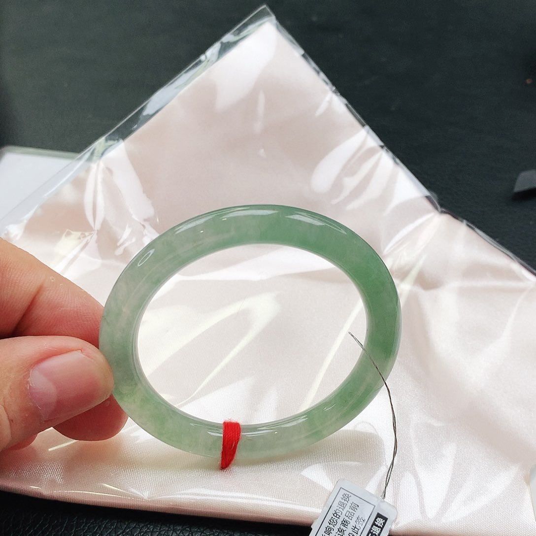 未镶嵌手镯翡翠天然翡翠手镯