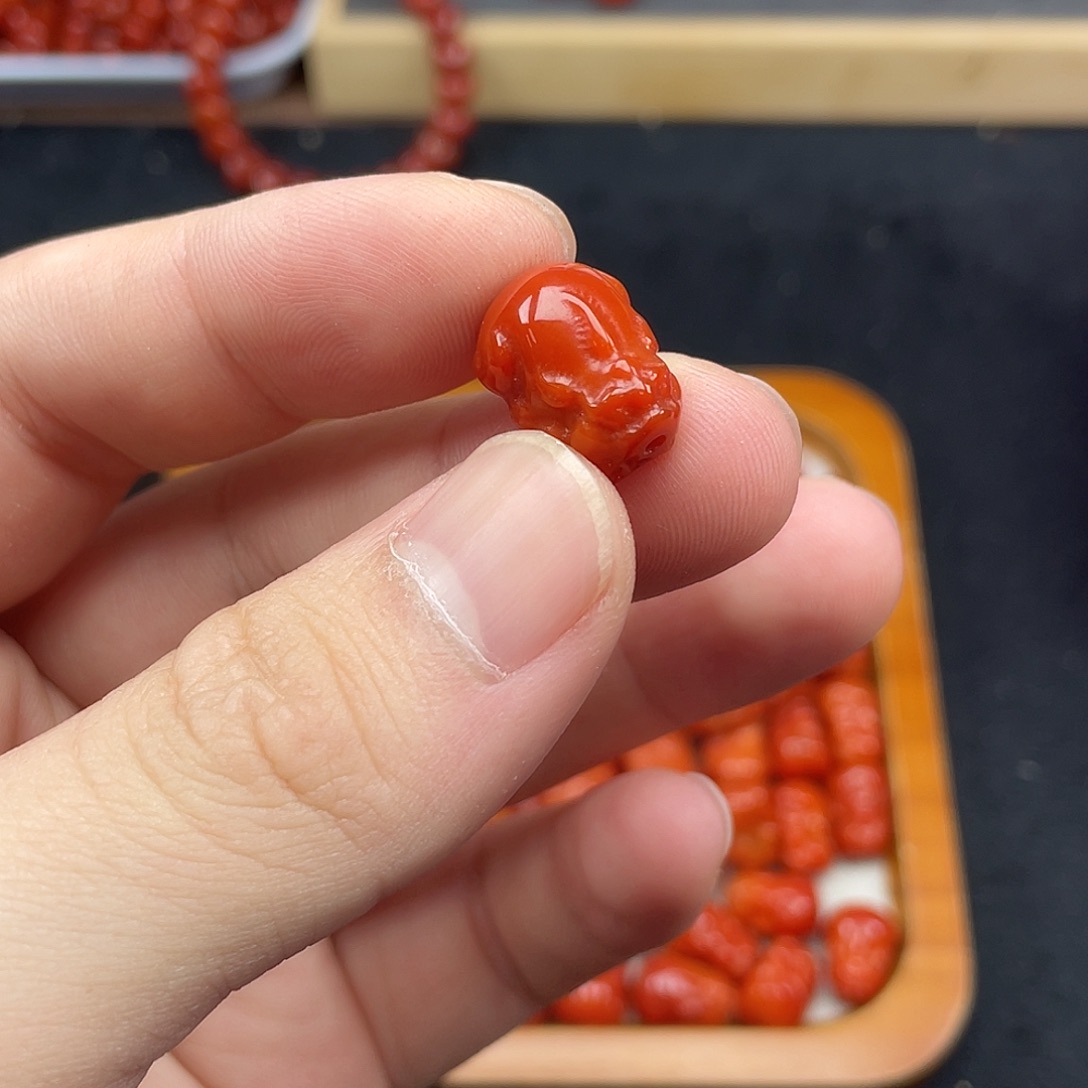未镶嵌5号瓦西柿子红卡11*16貔貅一个南红玛瑙