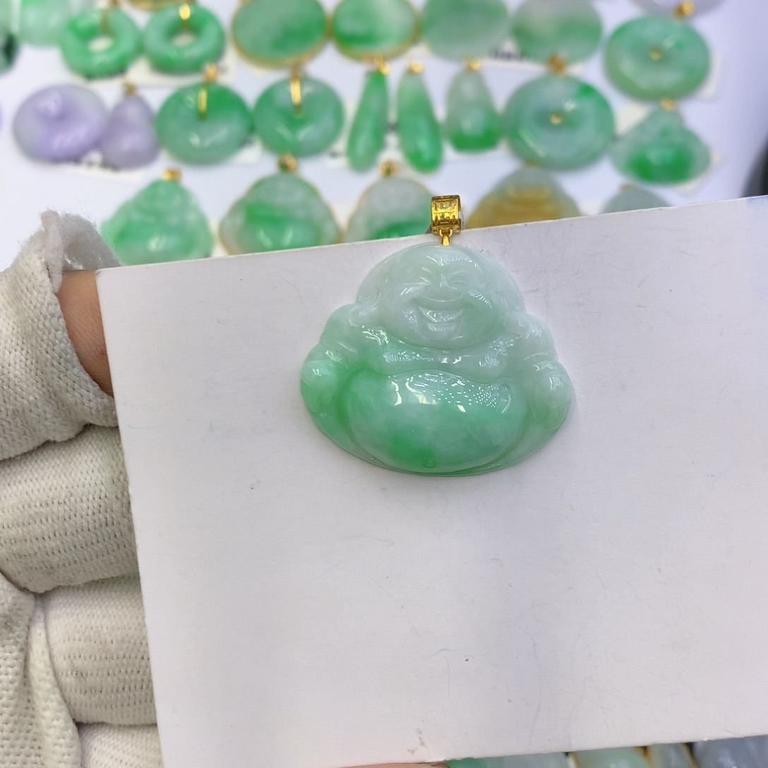 翡翠颈饰未镶嵌金****容翡翠