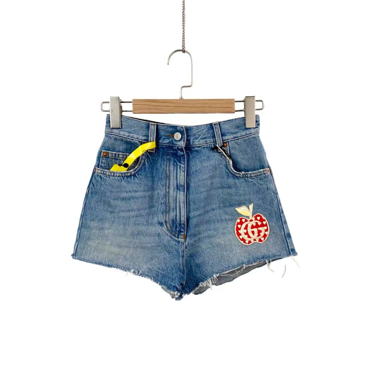 全新未使用 GUCCI/古驰 CCI/古驰   苹果刺绣超短裤 23码