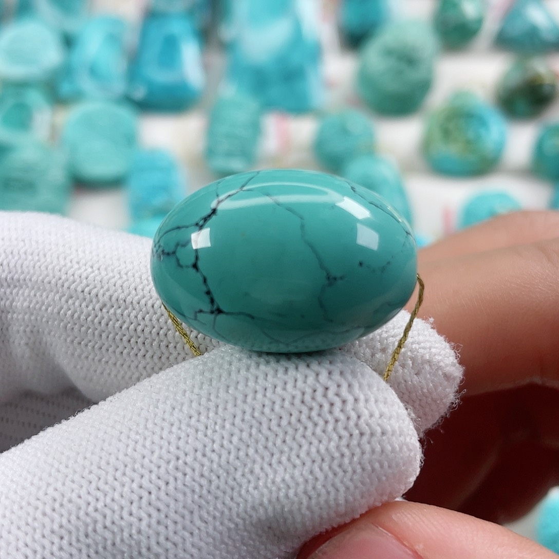 绿松石颈饰未镶嵌