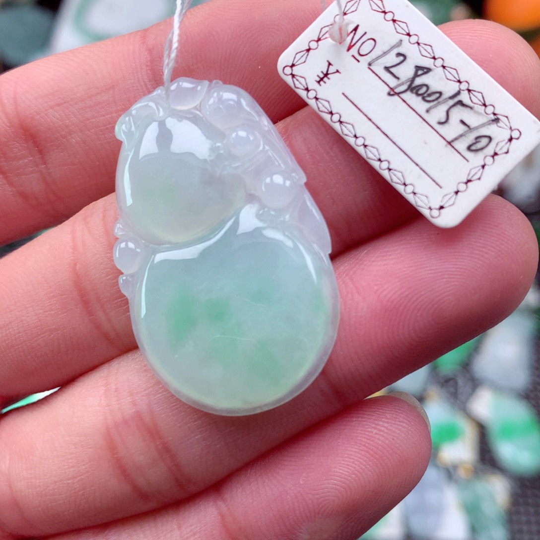 翡翠颈饰未镶嵌翡翠吊坠