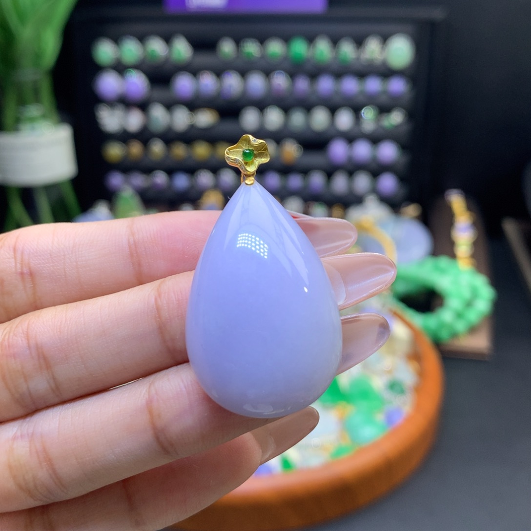 翡翠18K金镶嵌颈饰