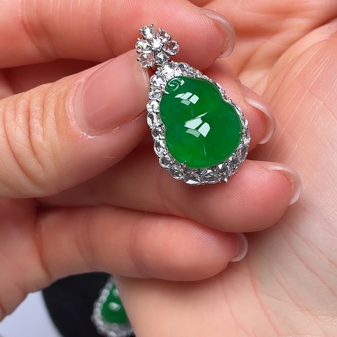 翡翠18K金镶嵌戒指