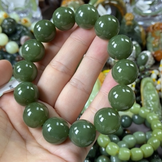 透闪石质玉手串未镶嵌云****8