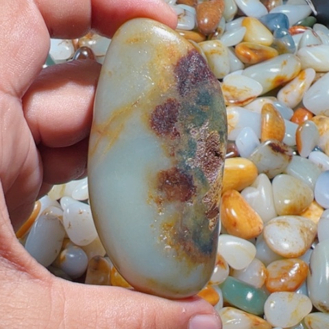 和田玉未镶嵌吊坠(不含链)75克