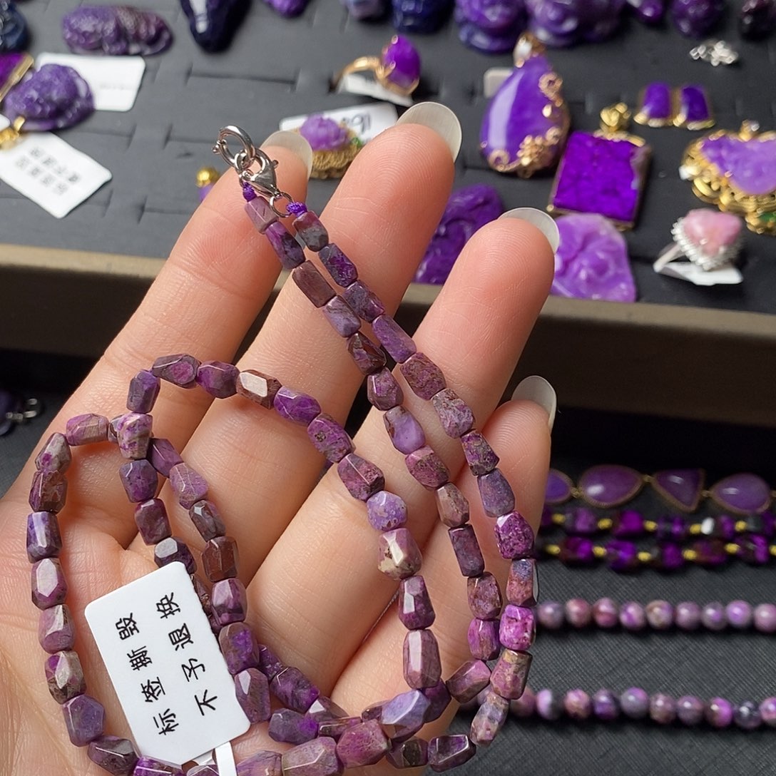 未镶嵌苏纪石（舒俱来）项链