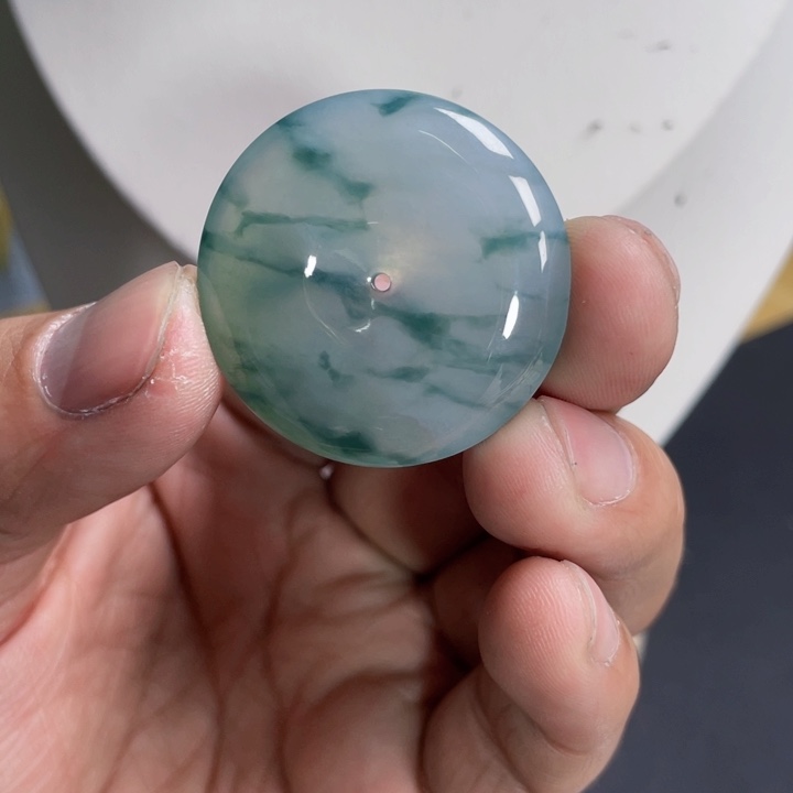 翡翠颈饰未镶嵌546576677788