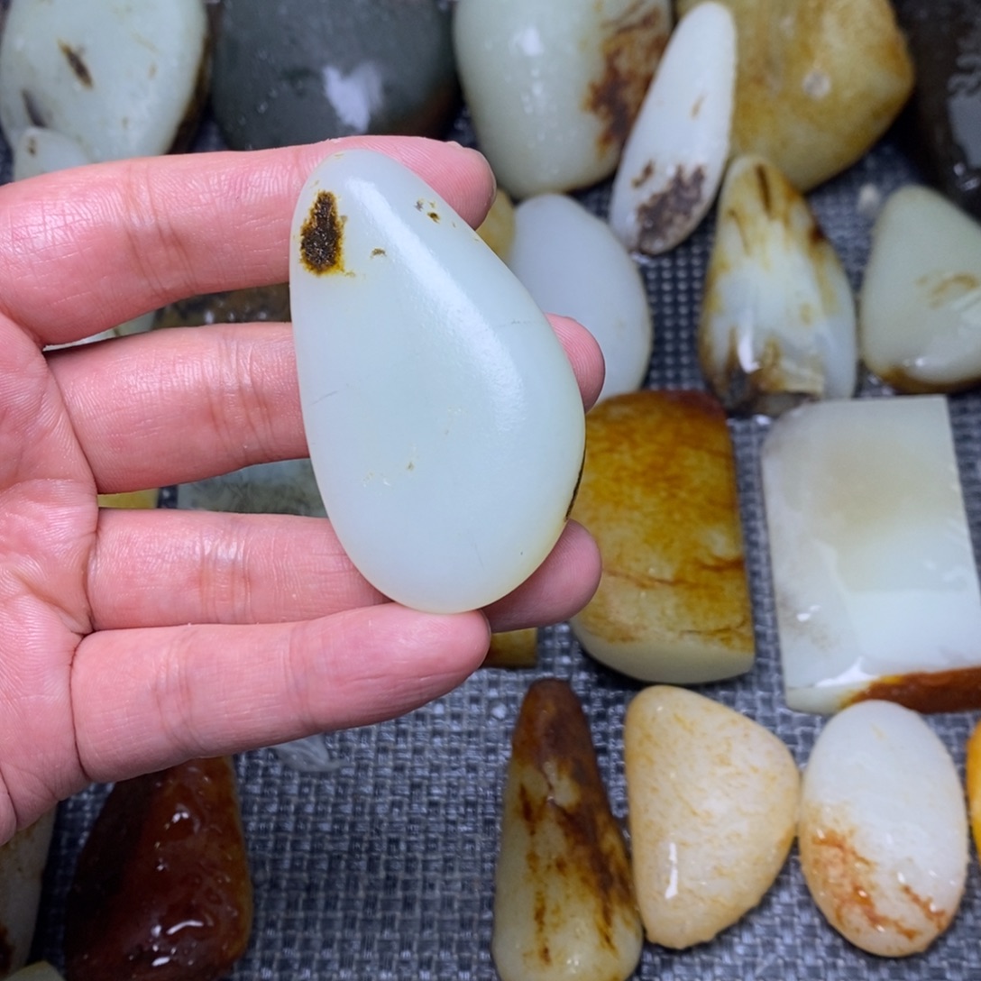  ***欲未镶嵌挂件定制和田玉