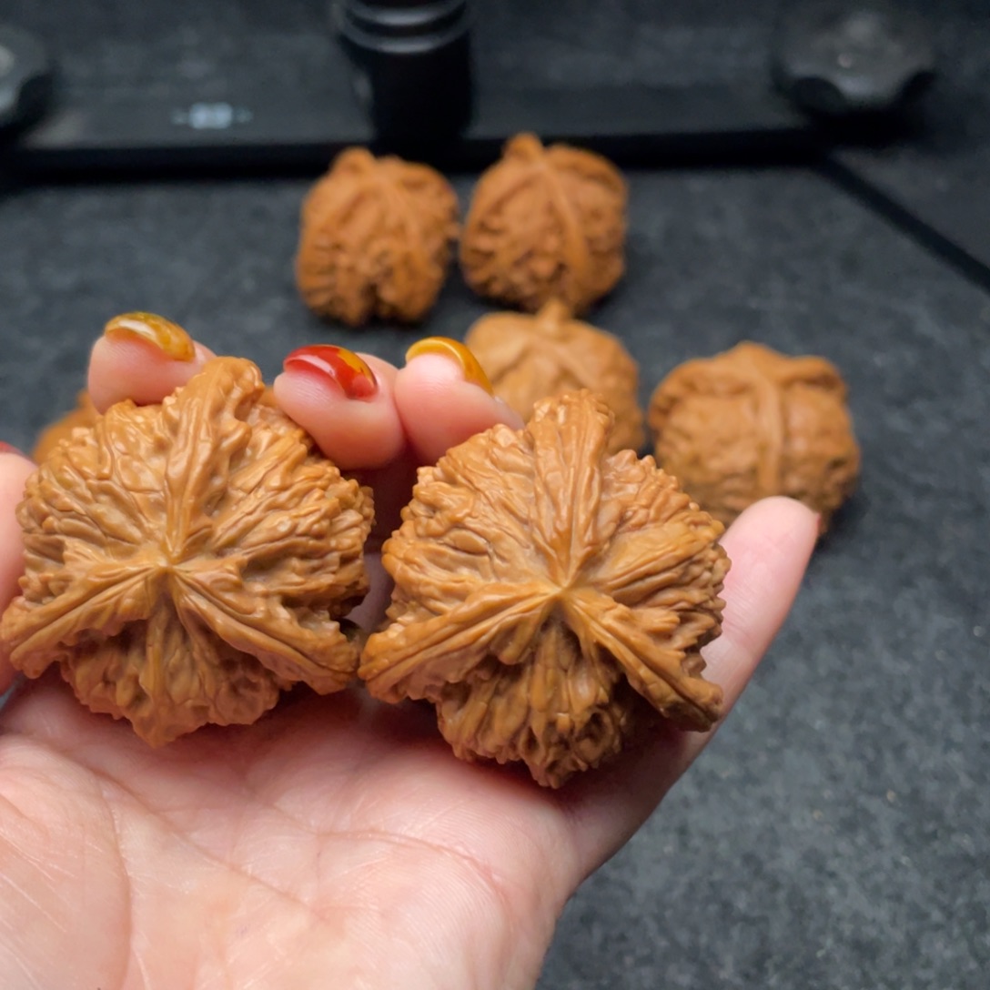 冬***文玩核桃吊坠白狮子