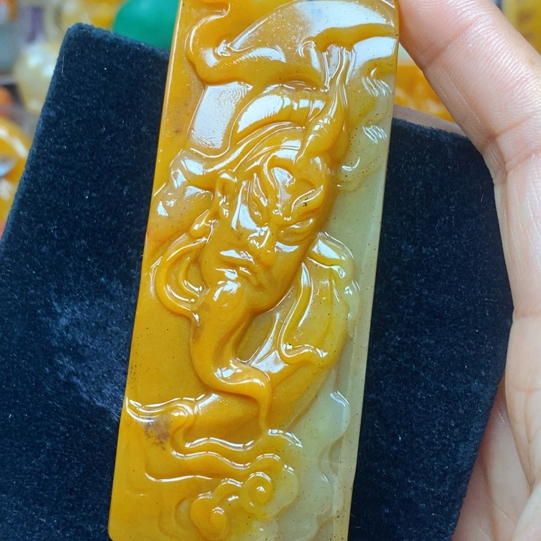 未镶嵌石英质玉（黄龙玉）吊坠(不含链)