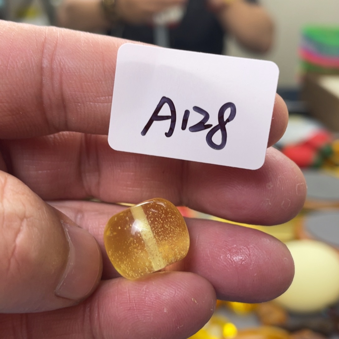 手链琥珀未镶嵌多样性发，发其中一件