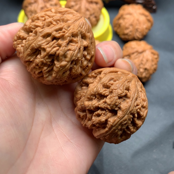 文玩核桃吊坠粗筋