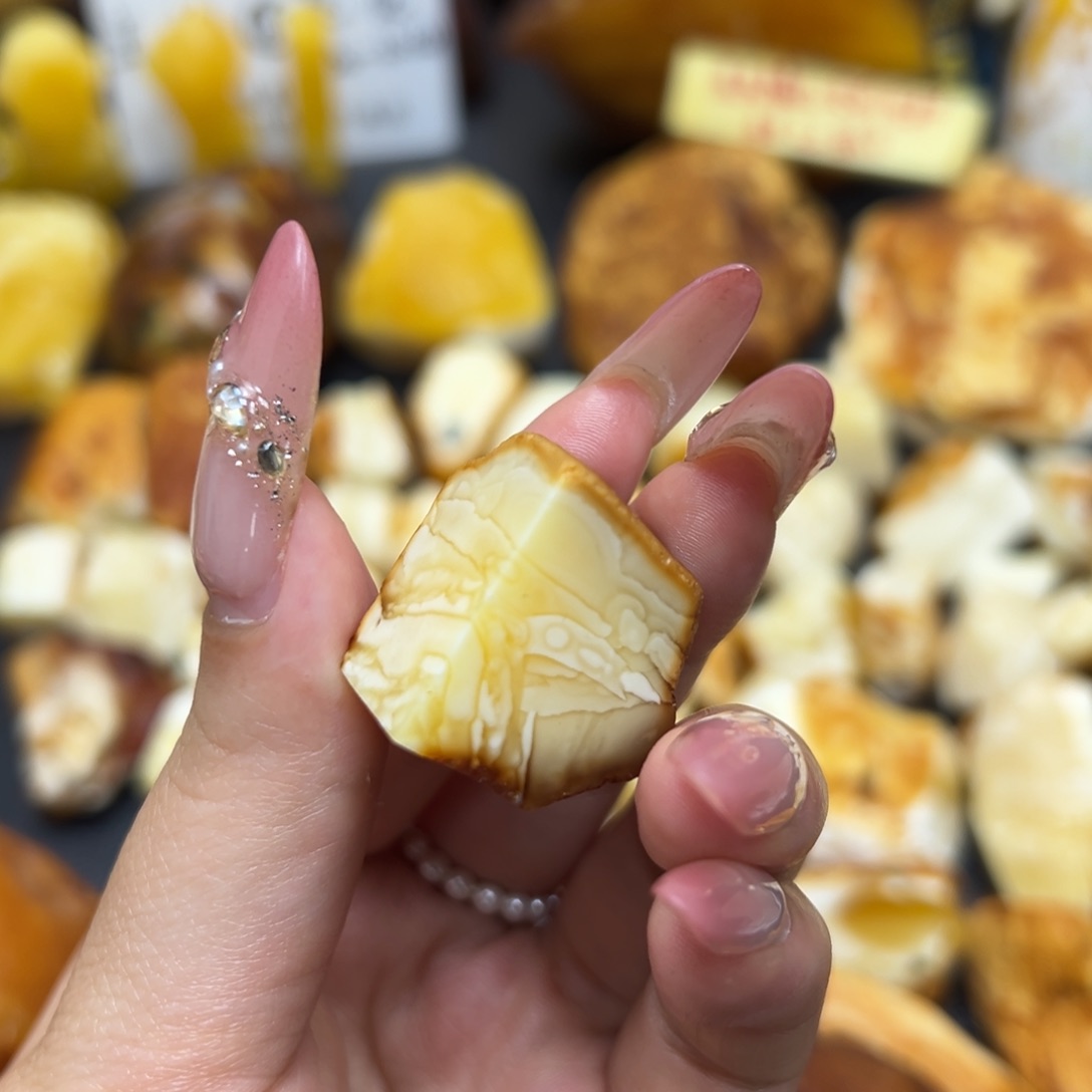 定制琥珀未镶嵌蜜蜡