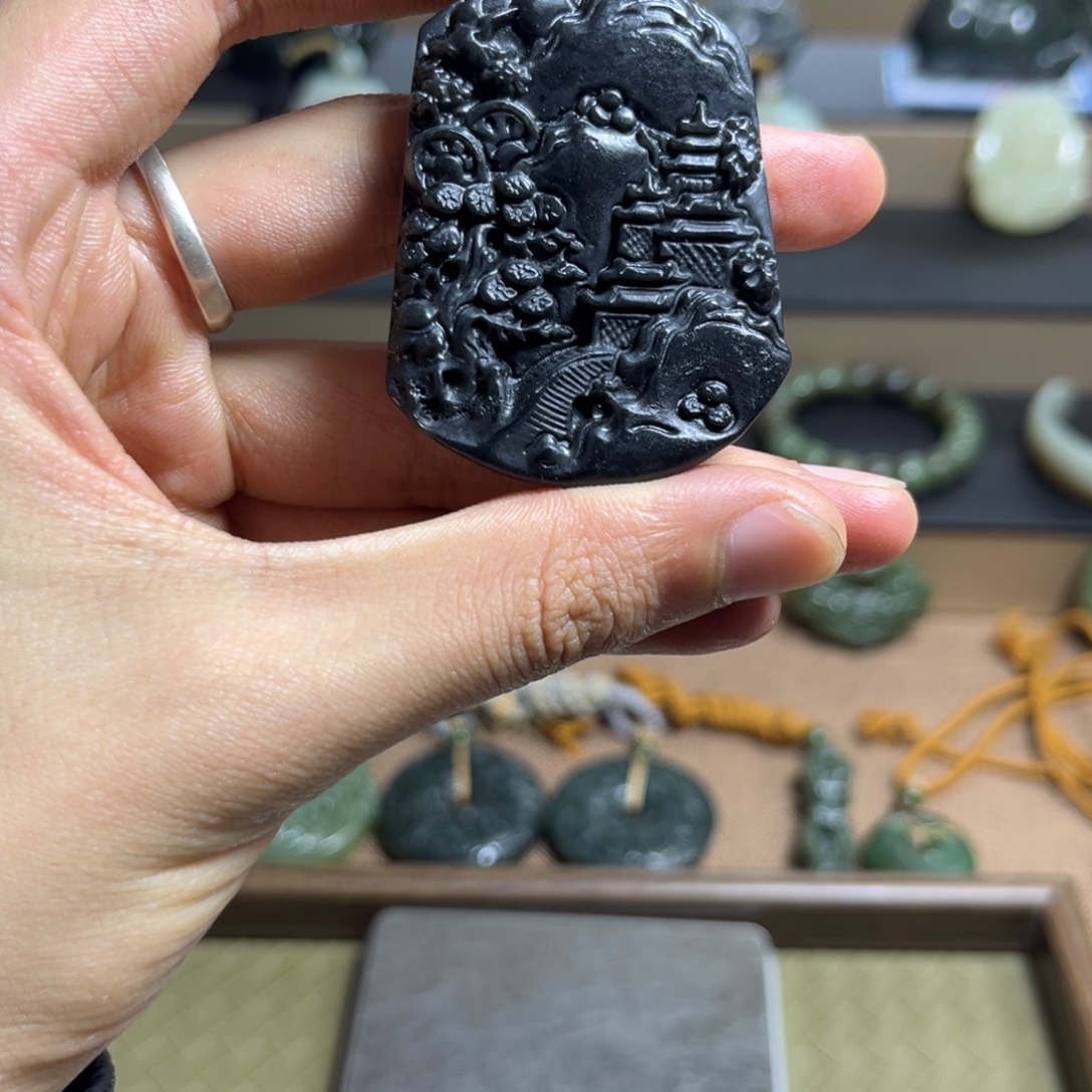 和田玉未镶嵌颈饰