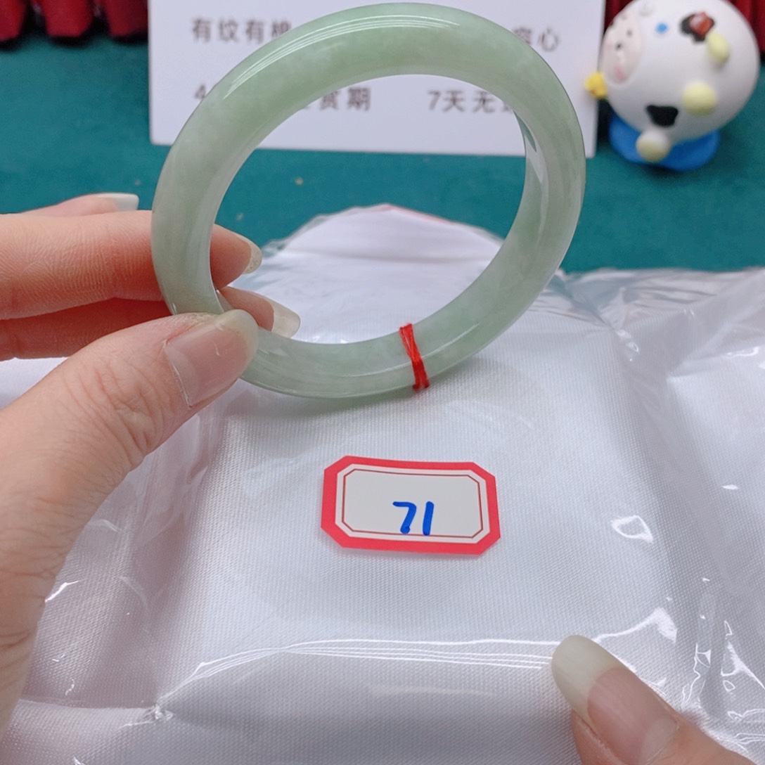 翡翠手镯未镶嵌∵711111111111