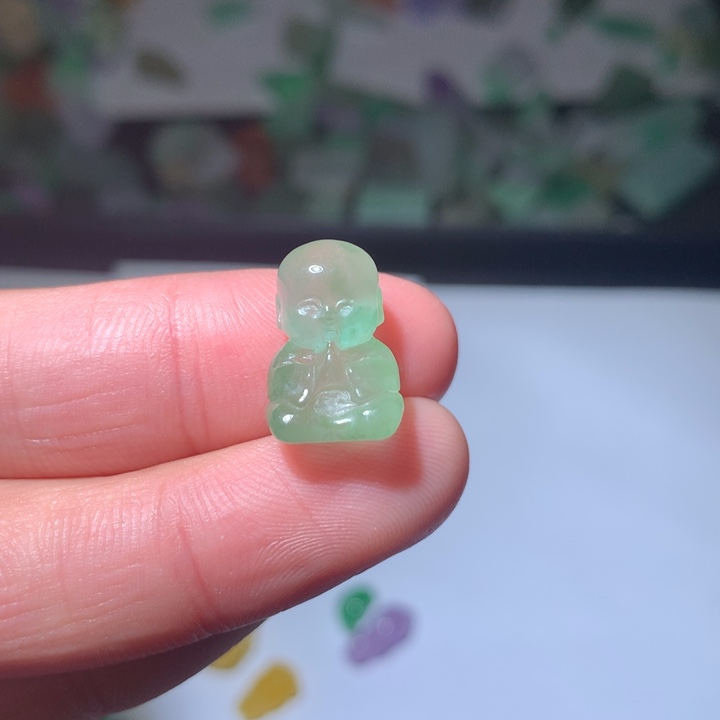 m***d翡翠未镶嵌颈饰挂件