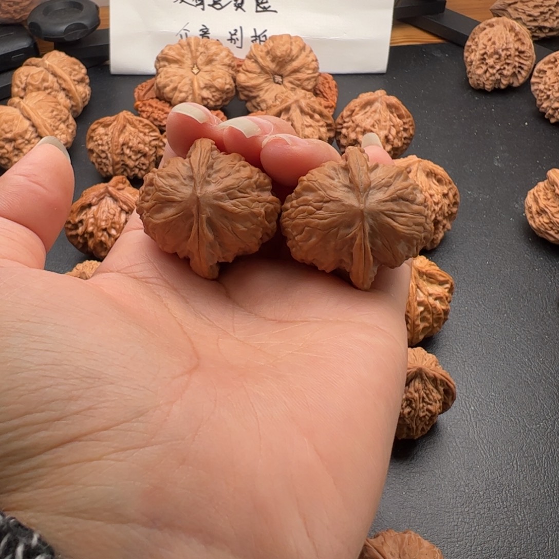 文玩核桃把件野狼