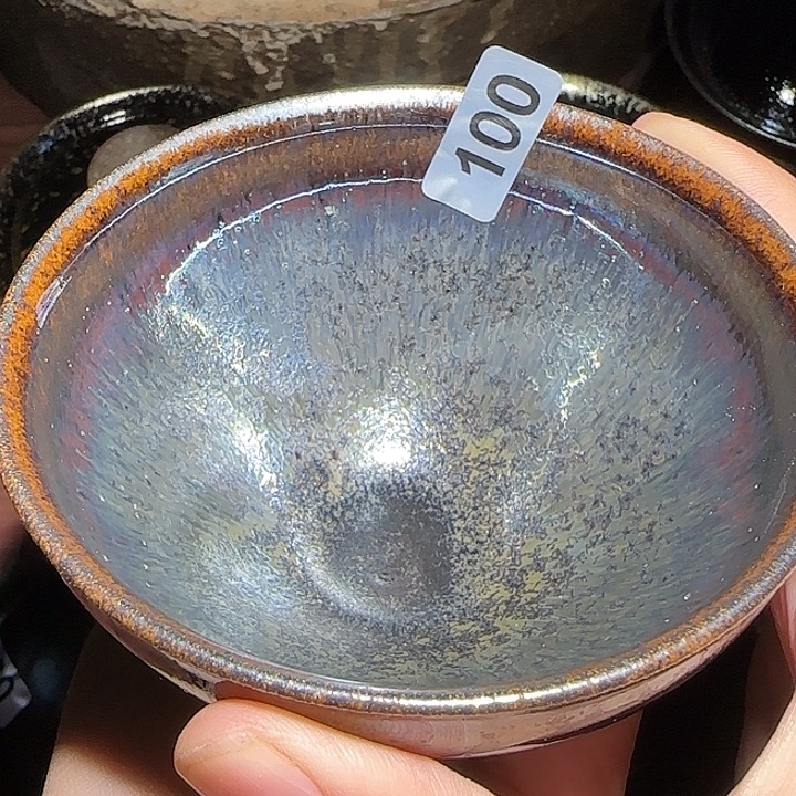 阳***0茶盏一直没见她有吃这么