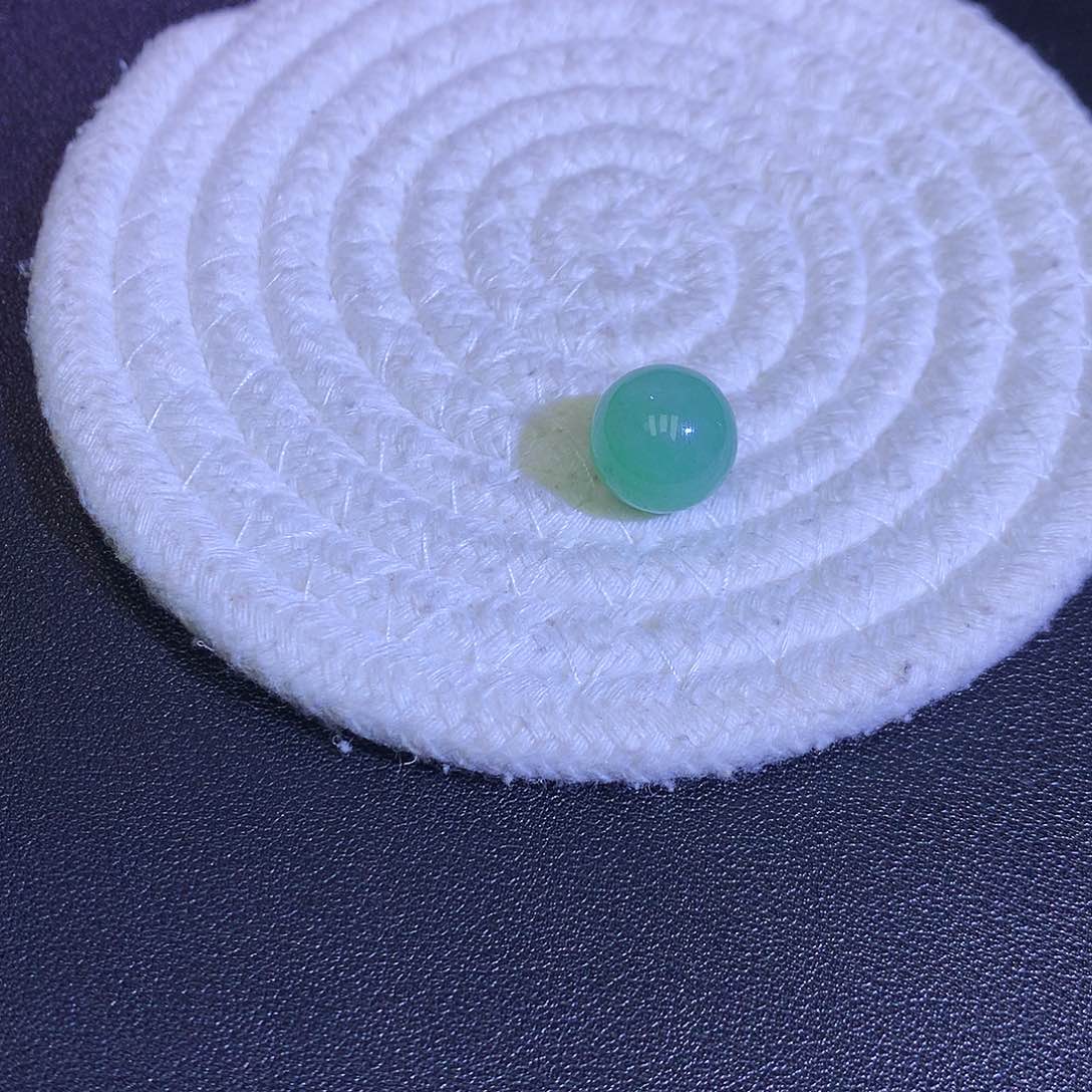 散珠翡翠天然缅甸翡翠单珠卡13.3果阳绿