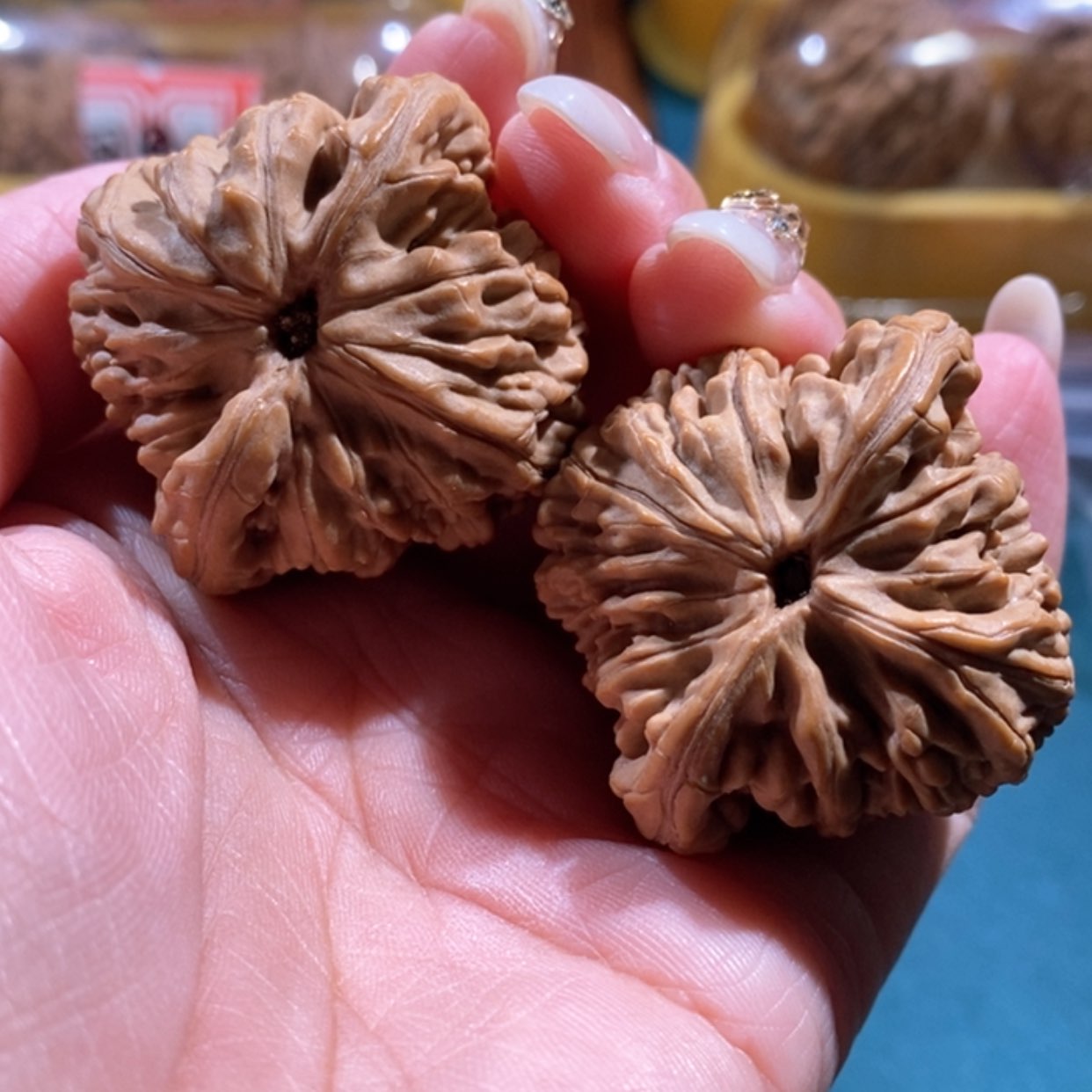 【闪购商品】文玩核桃吊坠（****虎头王