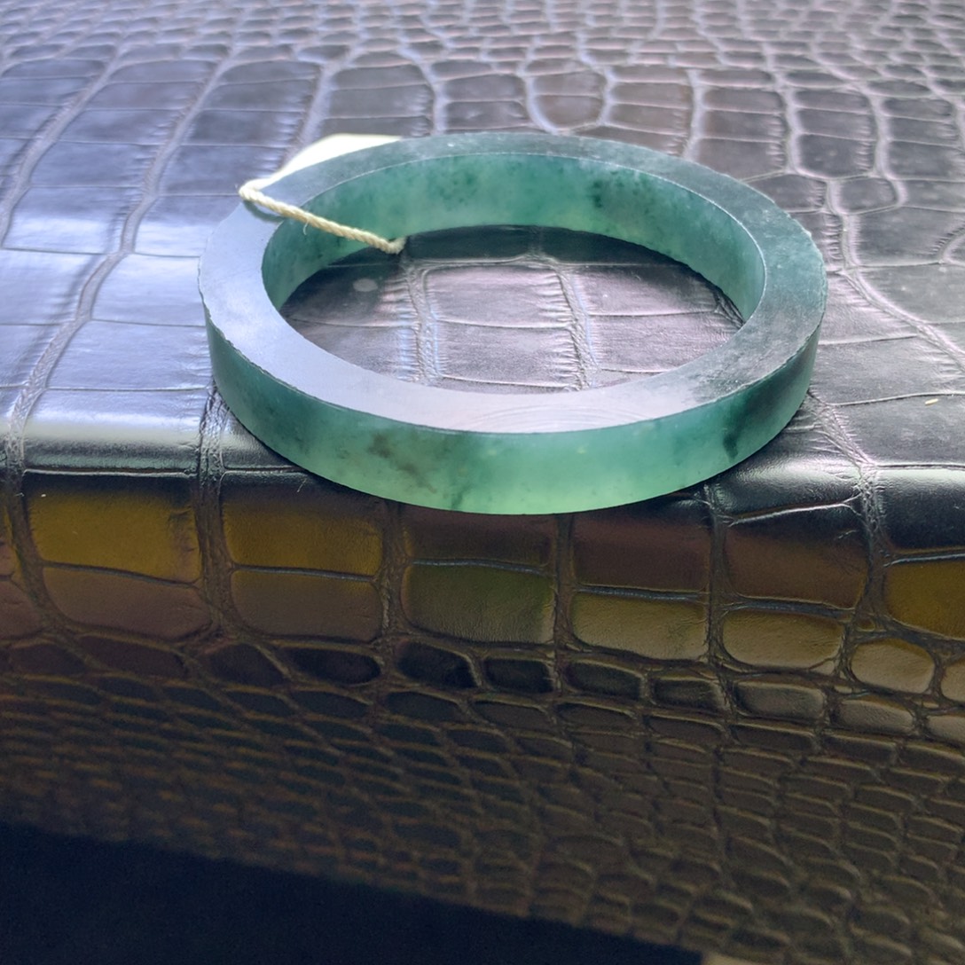 定制翡翠未镶嵌手镯