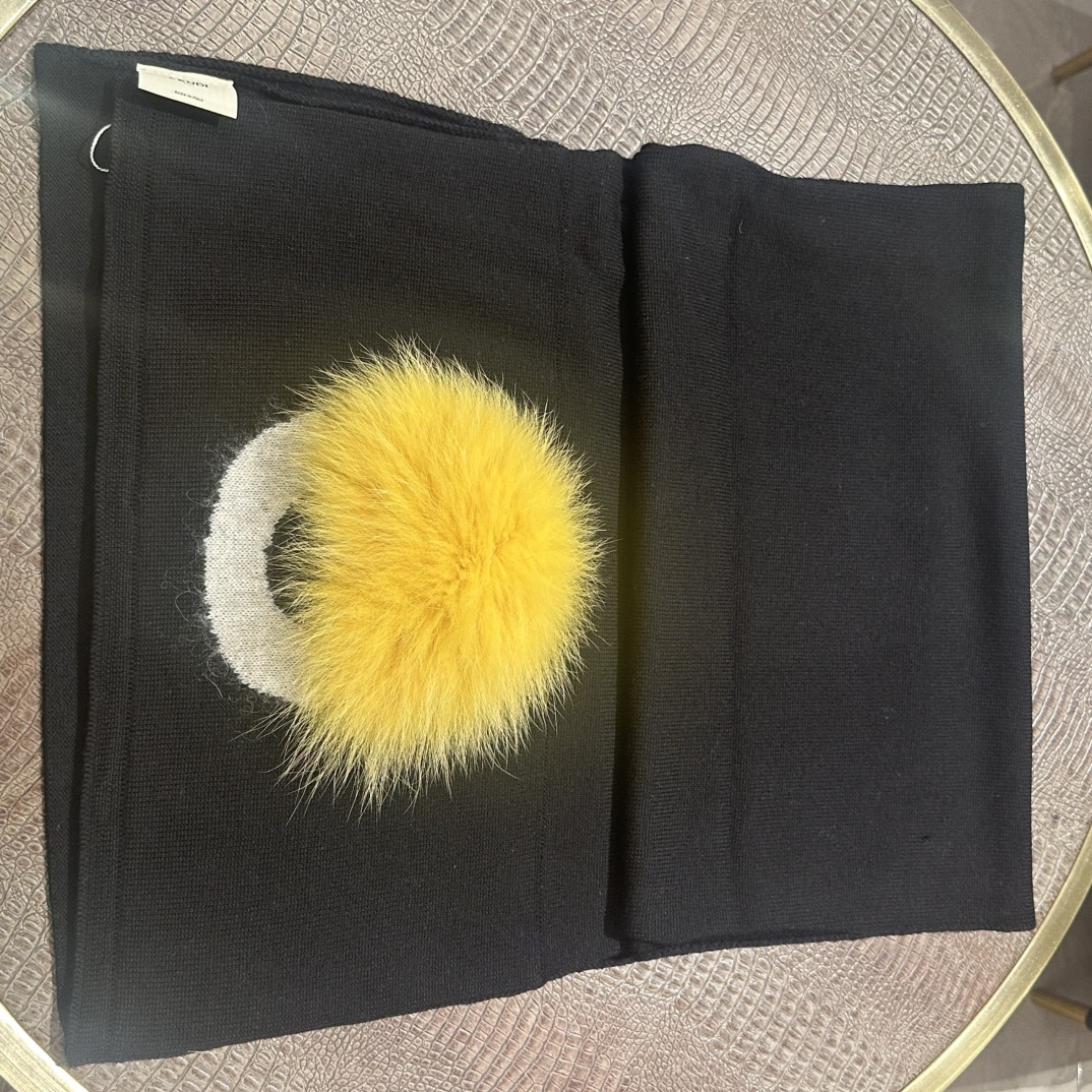 95新 FENDI/芬迪 FENDI围巾/95新/NBY11101