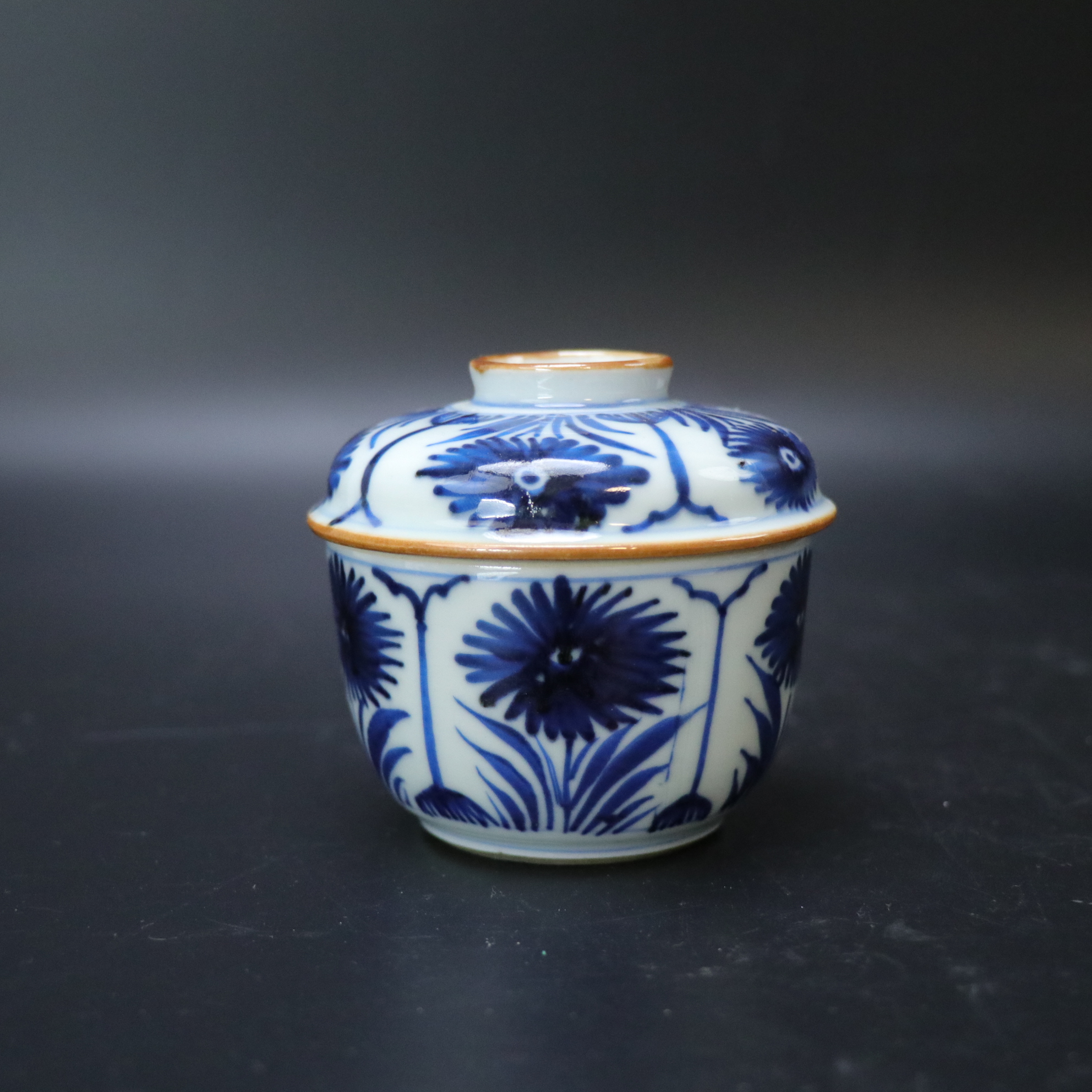 Lot25121477清康熙青花花卉纹盖缸 高：约7.5cm