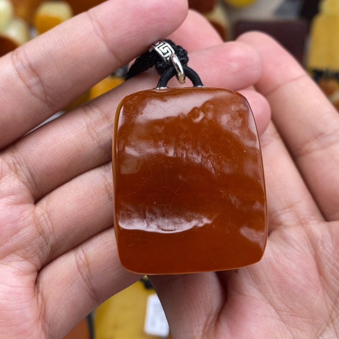 琥珀吊坠(赠链)未镶嵌