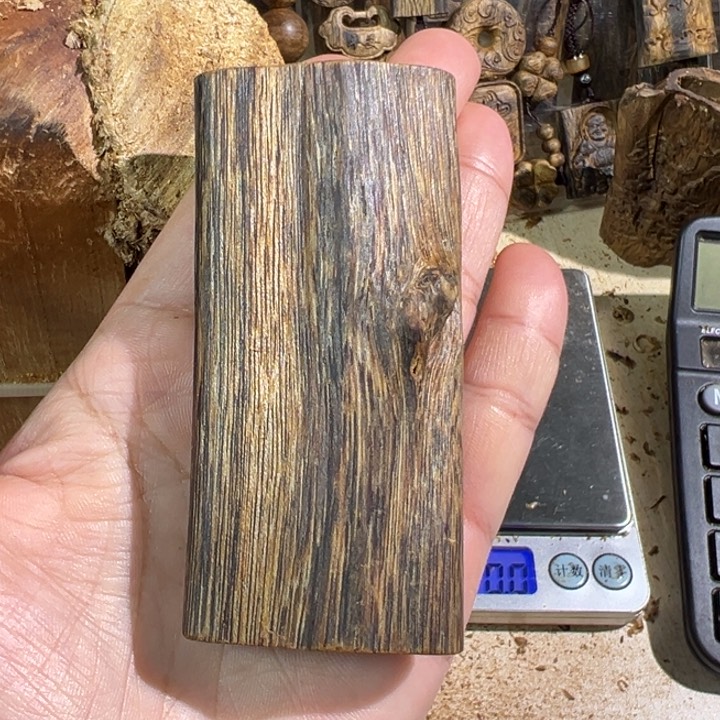 沉香吊坠绿棋楠沉香吊坠26.7克