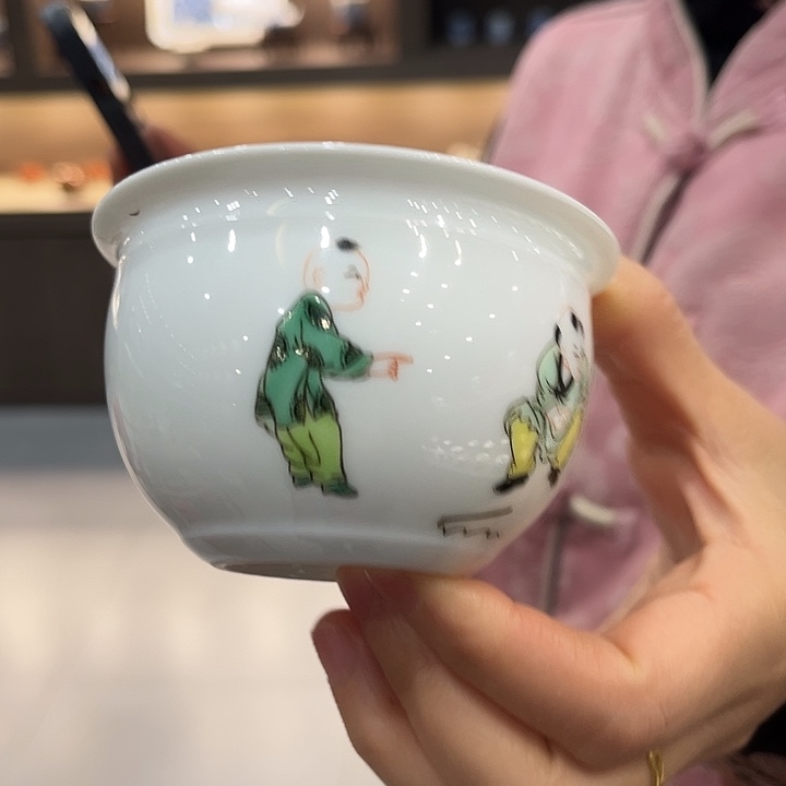 手绘斗彩童子缸杯