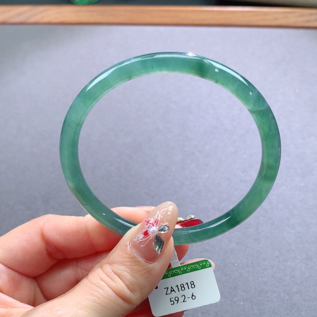 翡翠手镯未镶嵌天然翡翠手镯叮当镯