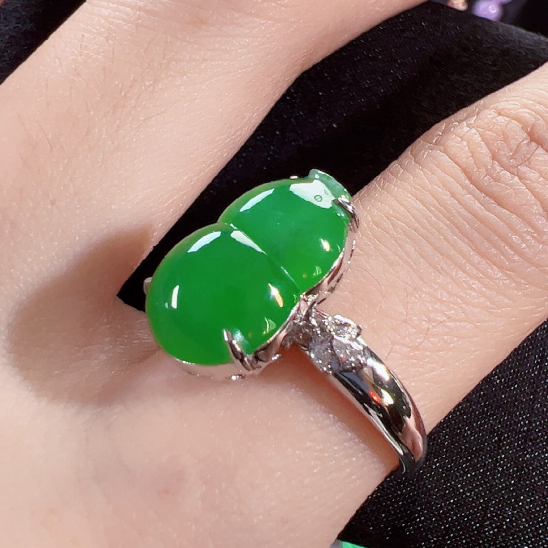 翡翠18K金镶嵌戒指签收后24小时鉴赏期