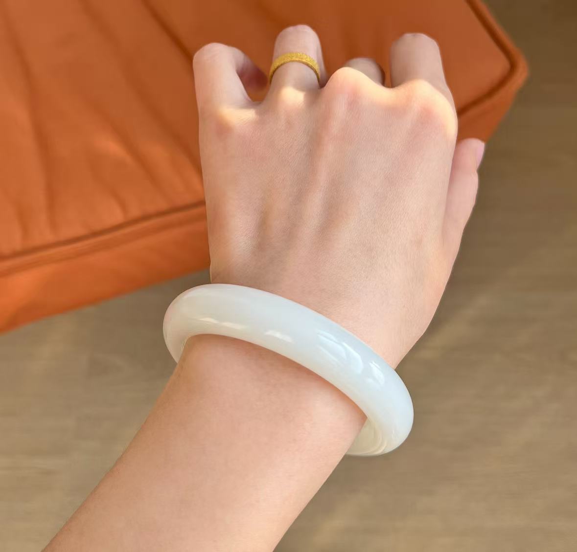 天然新疆和田玉手镯   勿拍