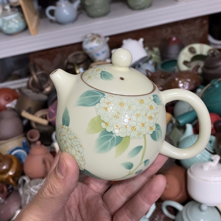 陶瓷艺术品及陶瓷壶