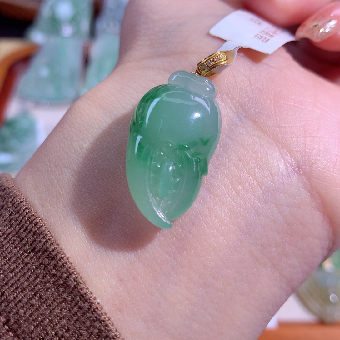 翡翠吊坠(不含链)18K金镶嵌冰飘花一直有钳花