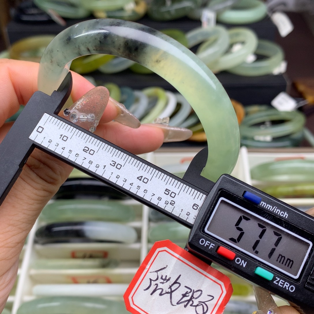 未镶嵌蛇纹石玉手镯5