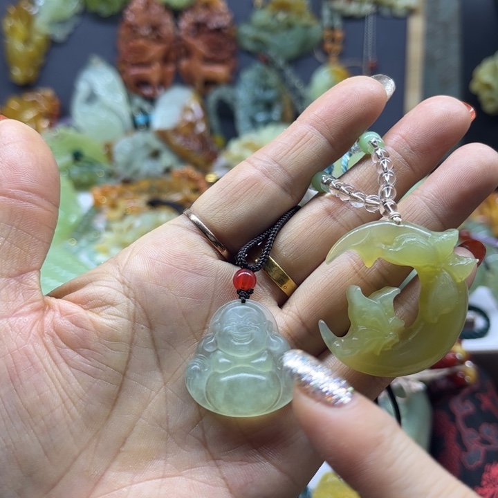 蛇纹石玉未镶嵌颈饰