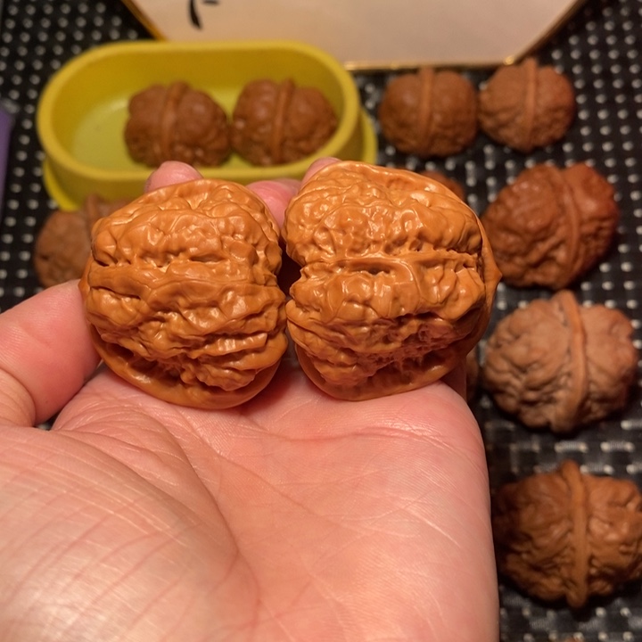 …***G把件文玩核桃细腰大八腿底圆