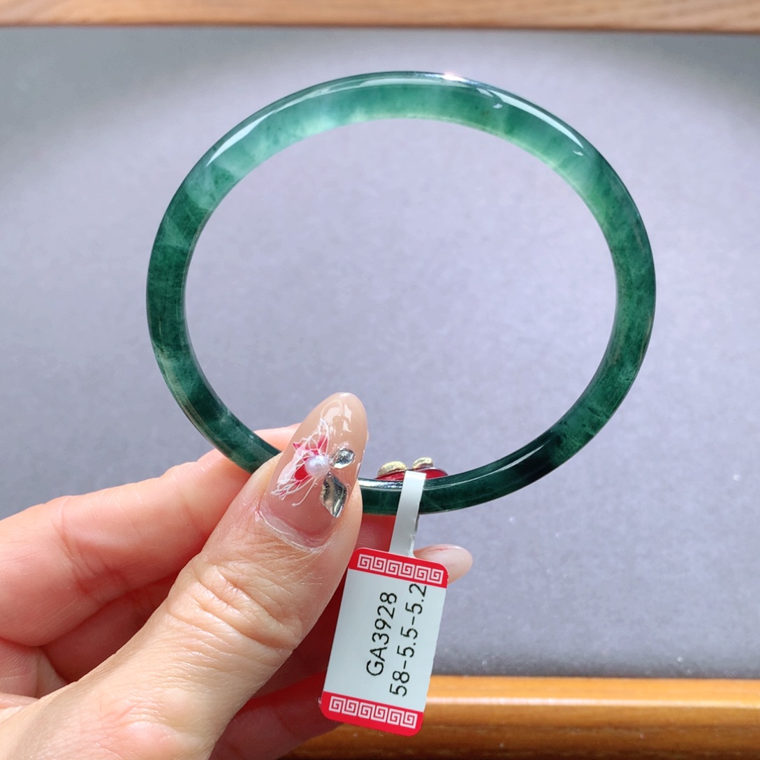 翡翠手镯未镶嵌天然翡翠手镯