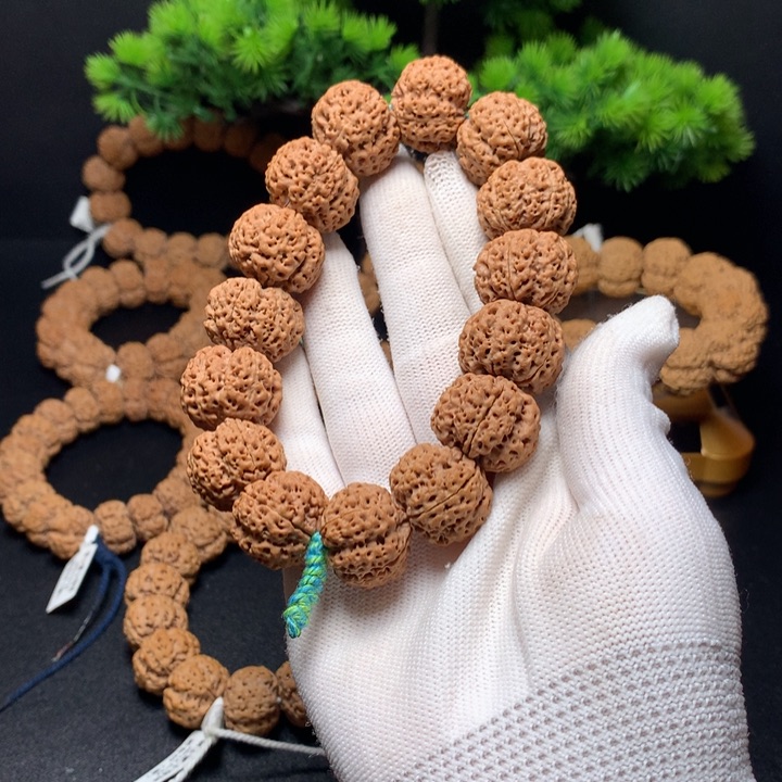 金刚菩提吊坠22高端针孔满肉大蜂王