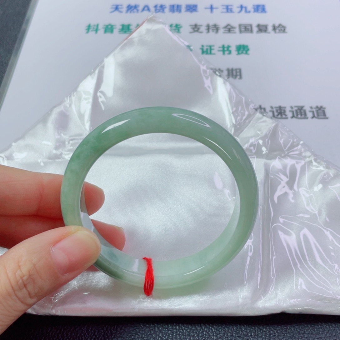 木***可翡翠手镯未镶嵌天然