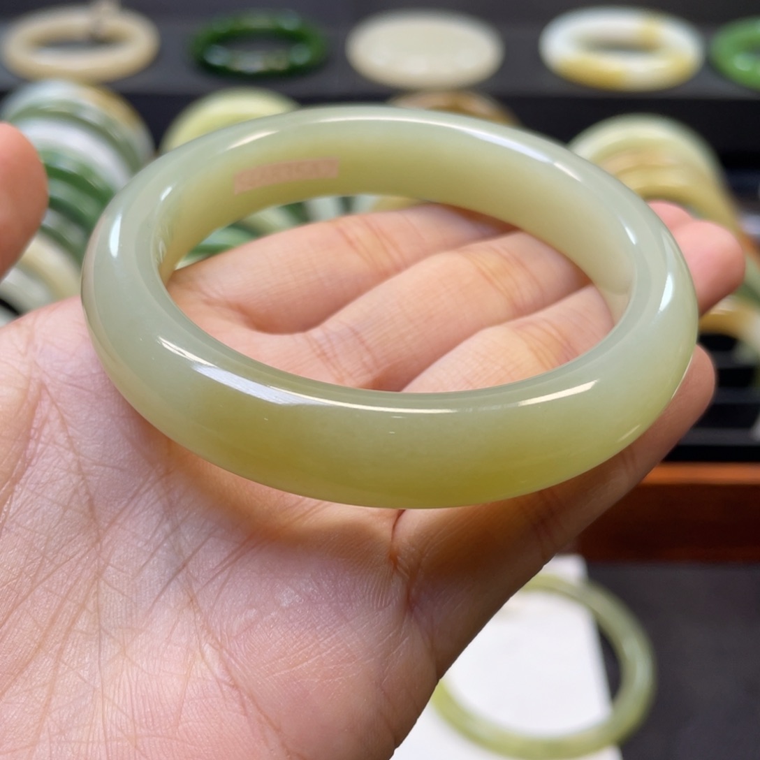 和田玉手镯54未镶嵌