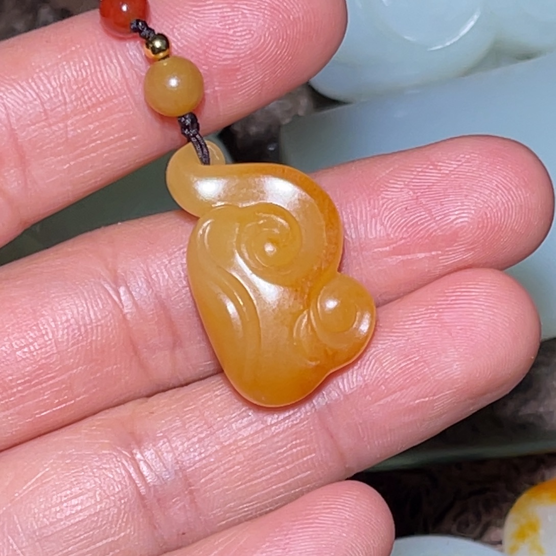 和田玉未镶嵌车挂