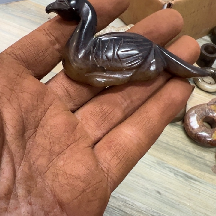 晴***读和田玉（青白玉）未镶嵌挂件