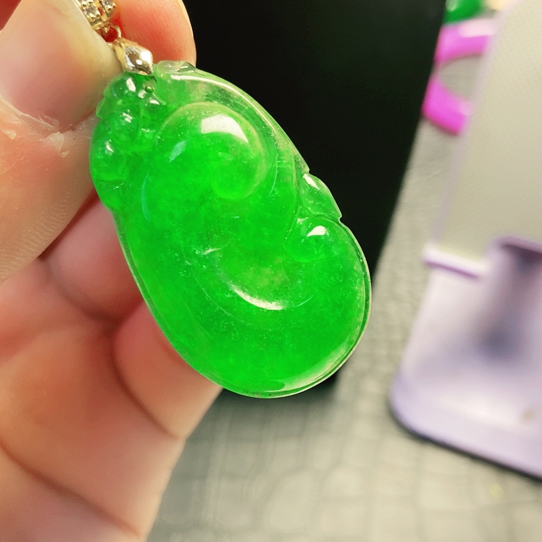 翡翠18K金镶嵌颈饰