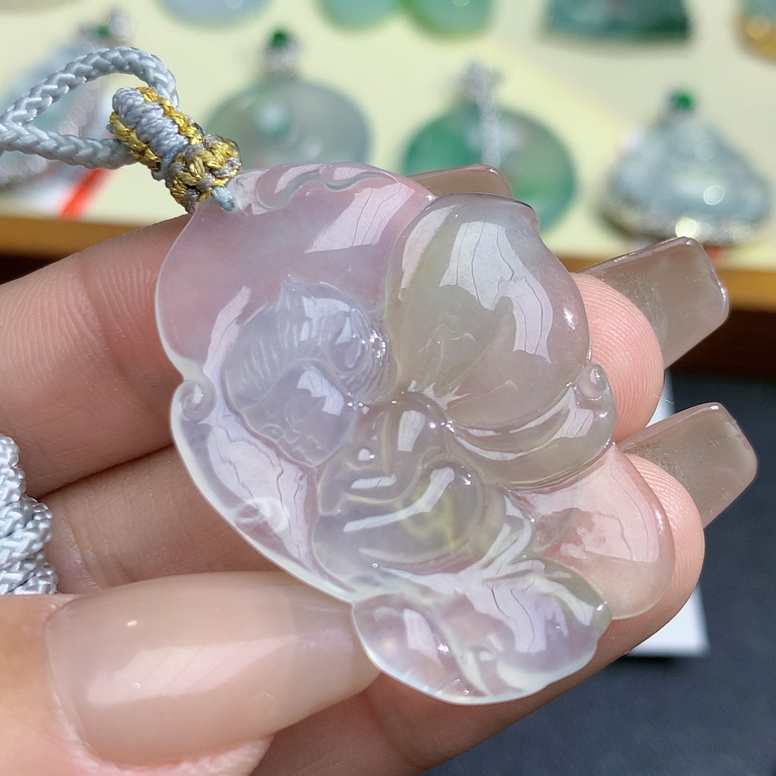 翡翠颈饰未镶嵌花仙子