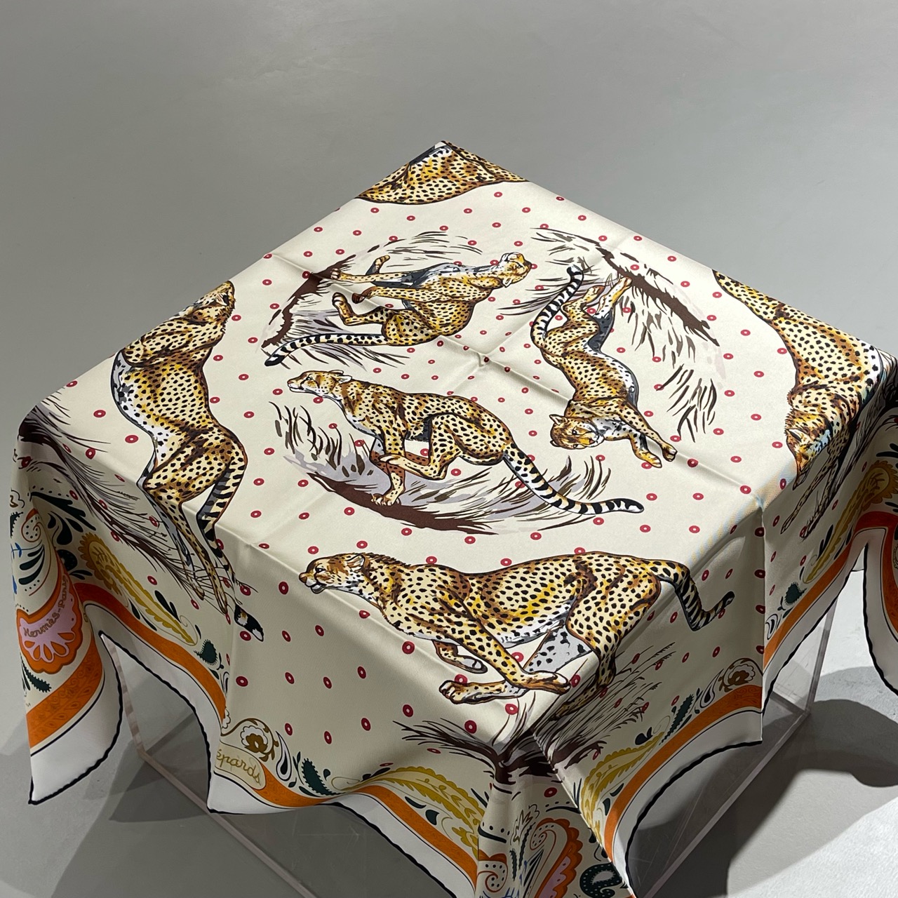 全新未使用 Hermes/爱马仕 双面丝巾 猎豹BANDANA 88.5*88.5cm