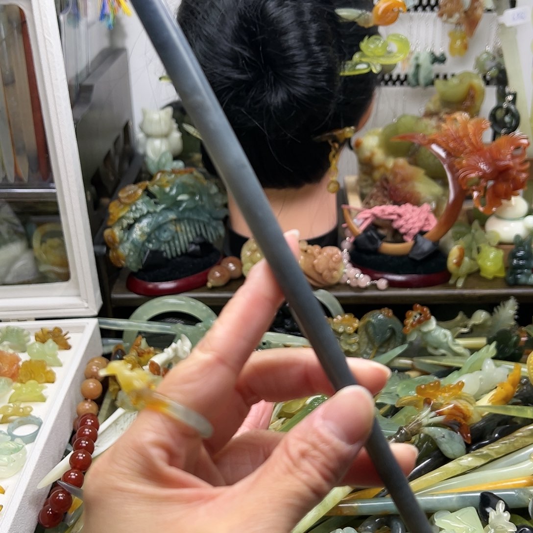 蛇纹石玉发饰未镶嵌