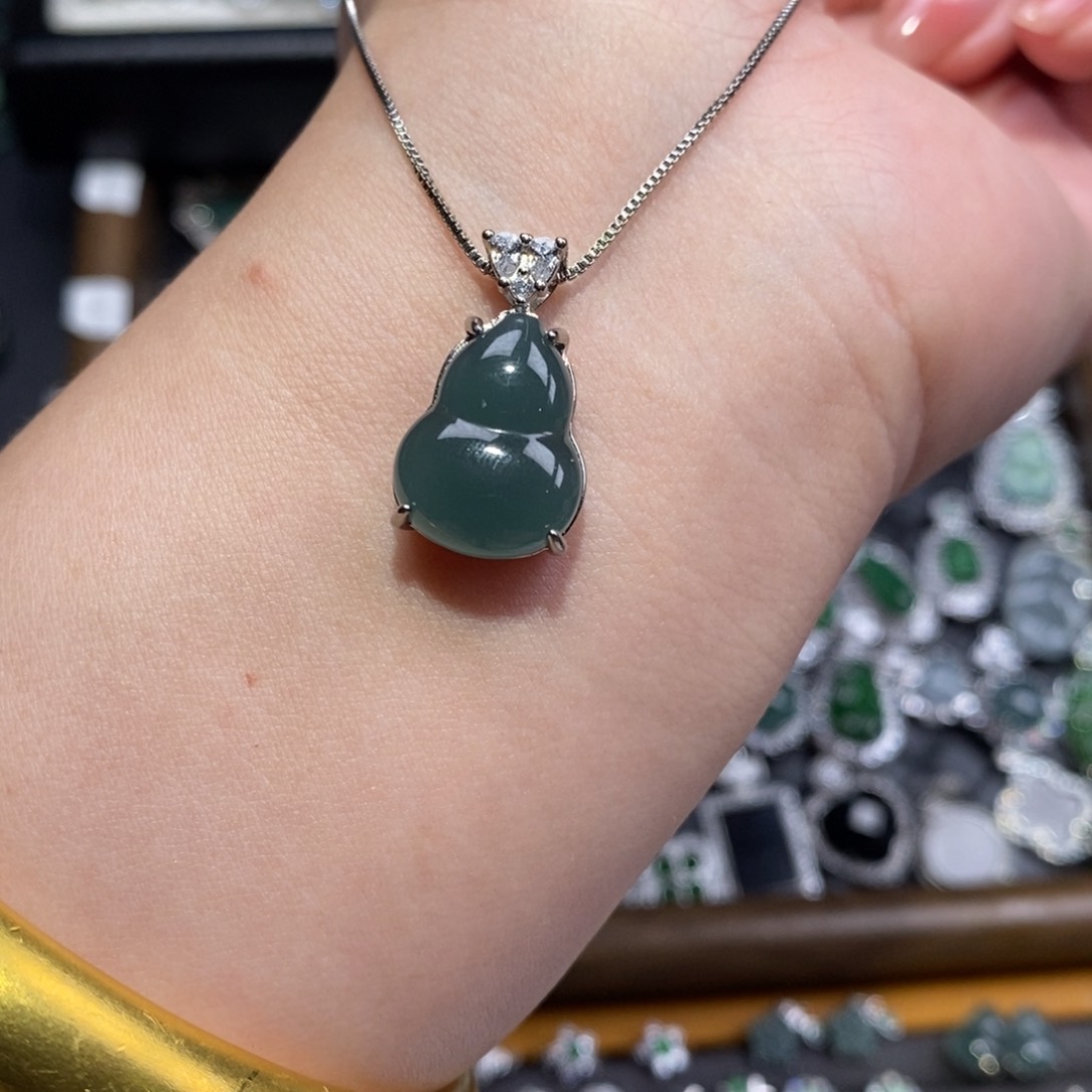 颈饰未镶嵌翡翠翡翠